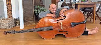 „Der Kontrabass“ von Herbert Bachmeier